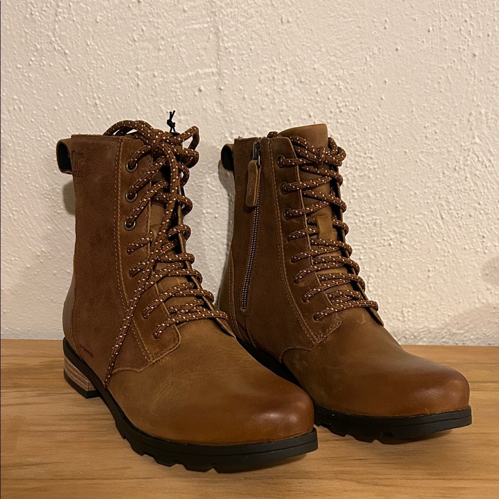 Sorel Emelie Short Lace Boots - Brown